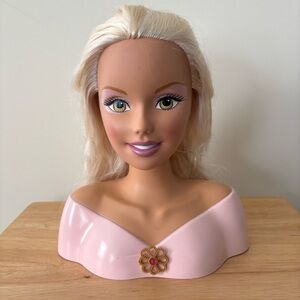 Barbie Genevieve, 12 Dancing Princesses, Styling Head Doll Mattel 2006